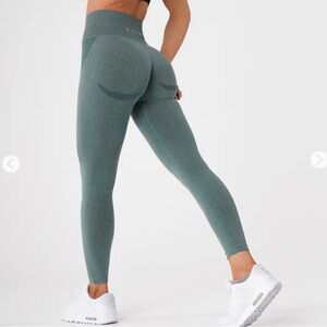 NVGTN Green seamless contour Leggings